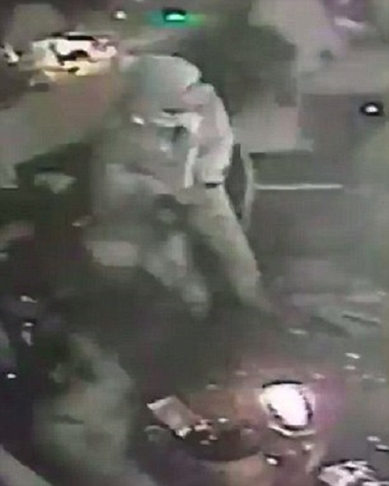 3bbf00bd00000578-4079112-cctv_believed_to_be_from_inside_the_club_shows_a_gunman_who_appe-a-81_1483229928051